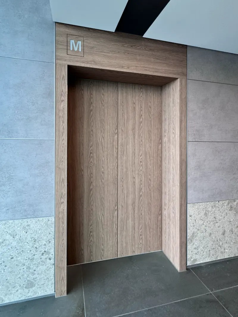 Commercial Building, Oak wrap